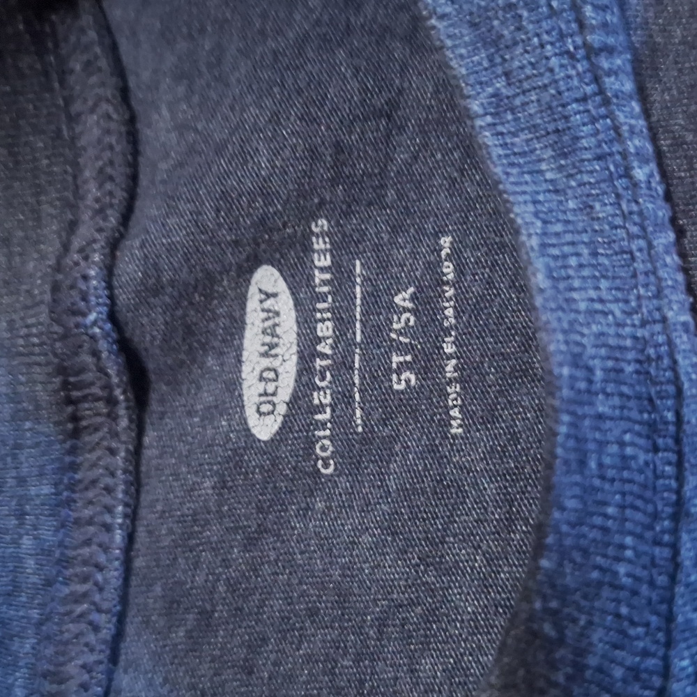 5/$20 Old Navy Blue Long Sleeve Captain America Tee Size 5T - Picture 2 of 2